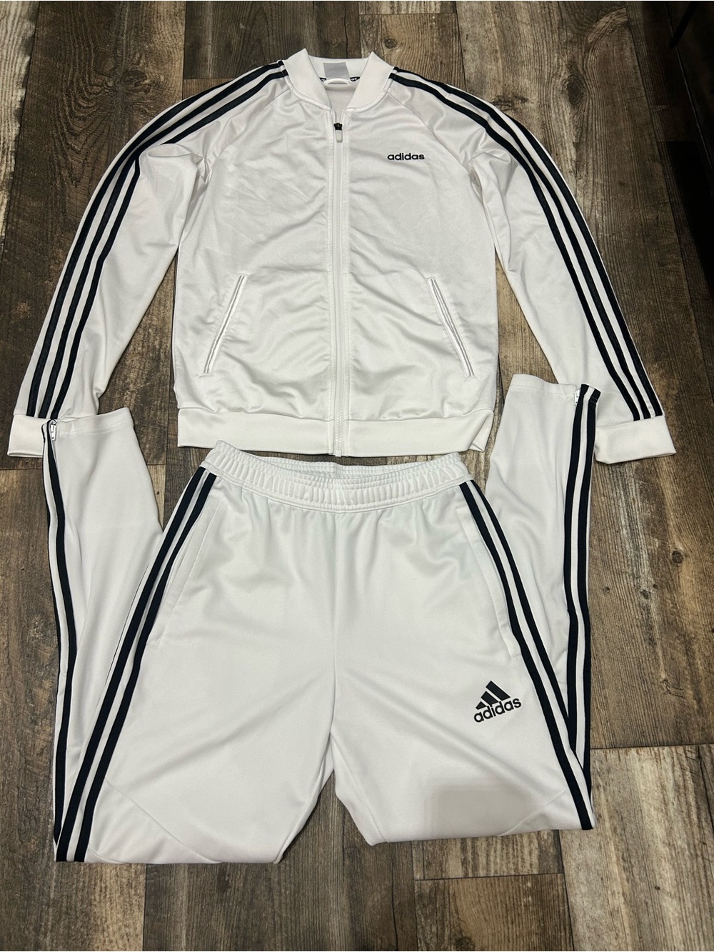 Adidas Essentials 3-Stripes Set Pants & Jacket Size S White Black 
Full Zip